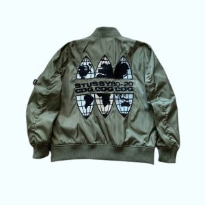 Chaqueta Stüssy x Comme des Garçons modelo MA-1
